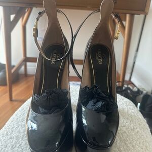 Chic Valentino Black Heels – Timeless Elegance & All-Day Comfort
